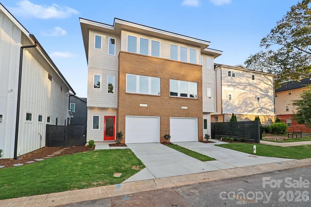 1424 Lomax Avenue Charlotte, NC 28211
