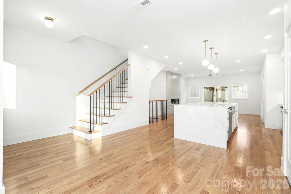 1424 Lomax Avenue Charlotte, NC 28211