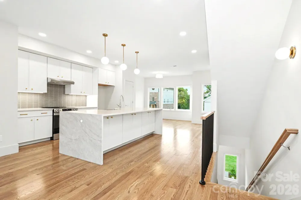 1424 Lomax Avenue Charlotte, NC 28211