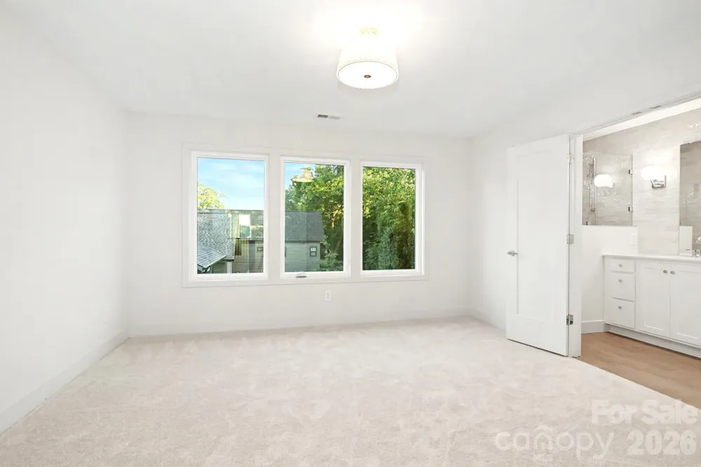 1424 Lomax Avenue Charlotte, NC 28211