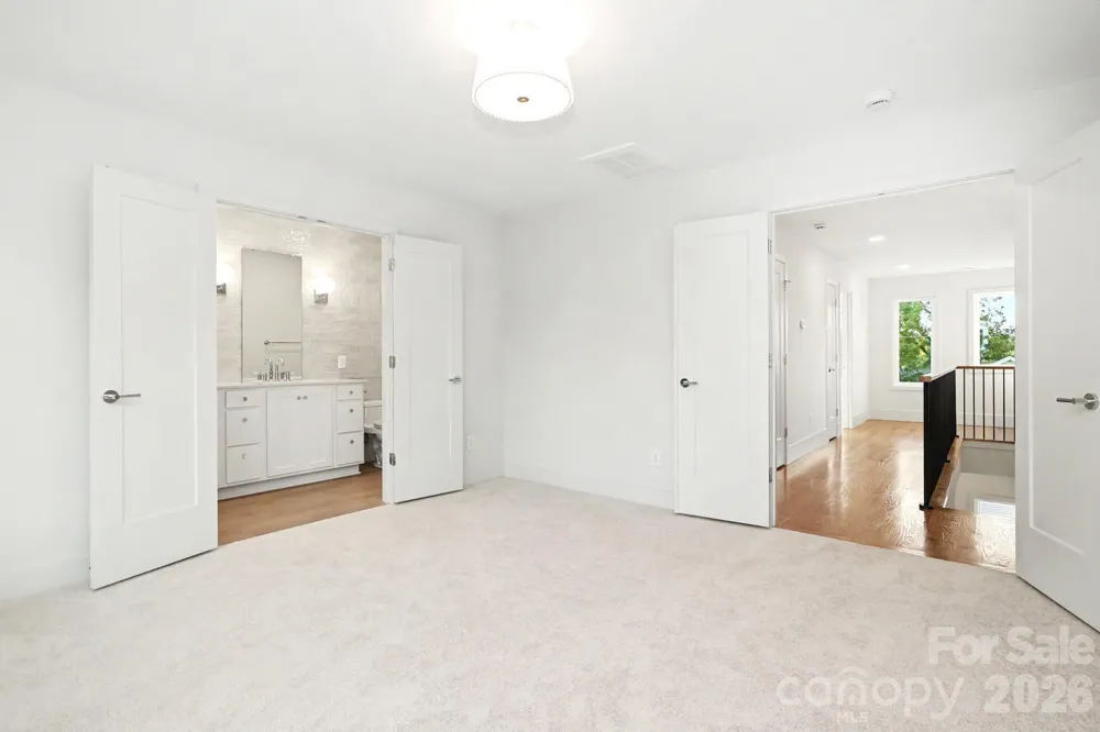 1424 Lomax Avenue Charlotte, NC 28211