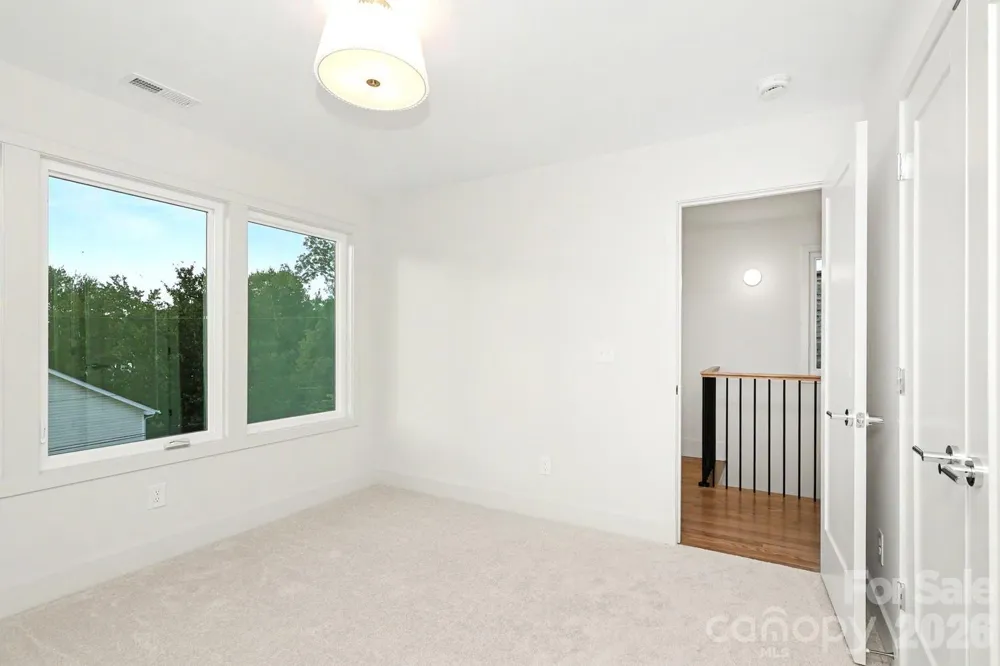 1424 Lomax Avenue Charlotte, NC 28211