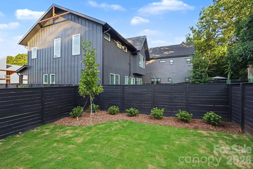 1424 Lomax Avenue Charlotte, NC 28211
