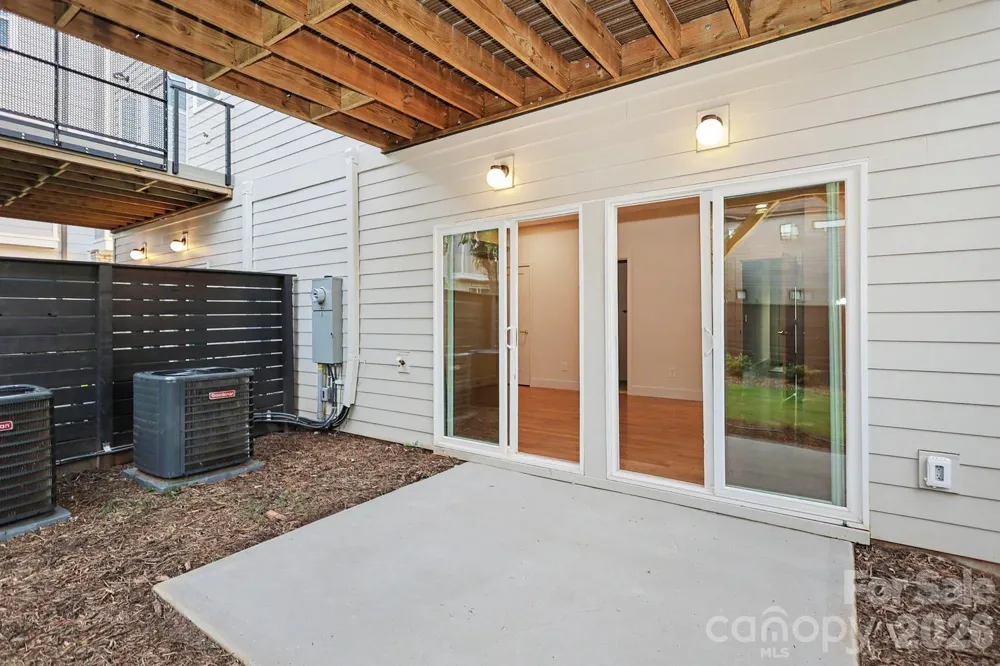 1424 Lomax Avenue Charlotte, NC 28211