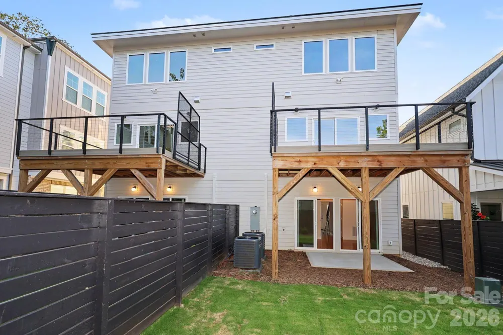1424 Lomax Avenue Charlotte, NC 28211