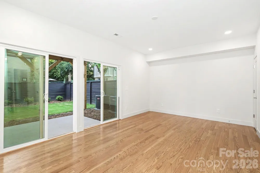 1424 Lomax Avenue Charlotte, NC 28211
