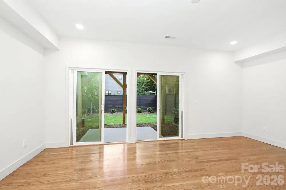 1424 Lomax Avenue Charlotte, NC 28211