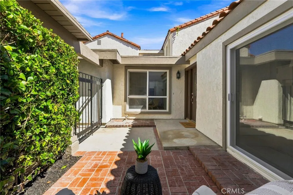 52 Acacia Tree Lane Irvine, CA 92612