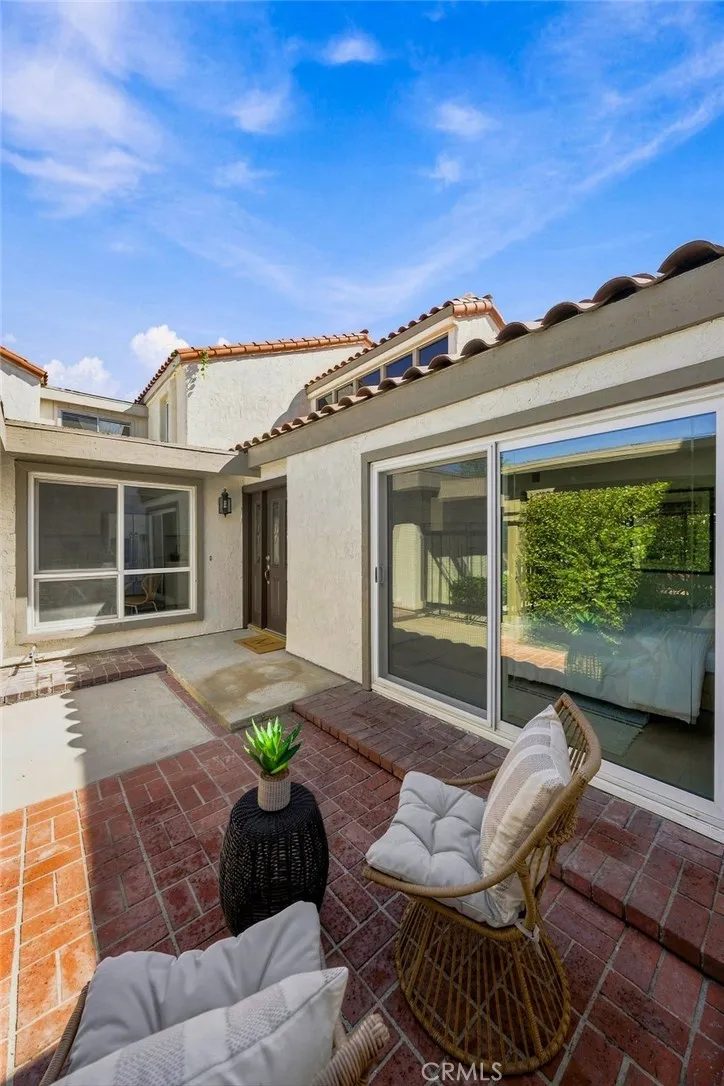 52 Acacia Tree Lane Irvine, CA 92612