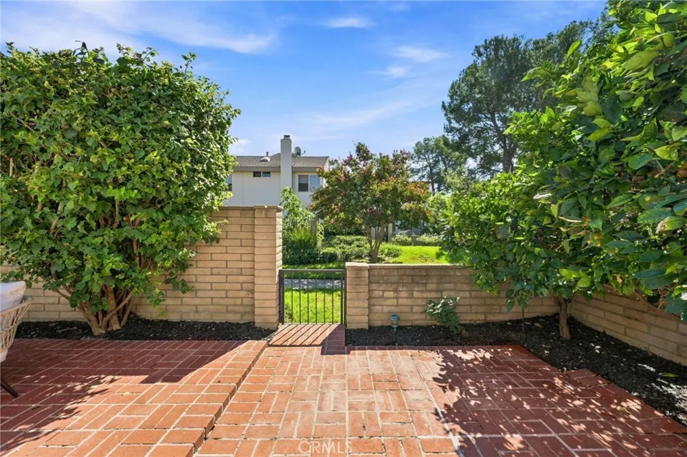 52 Acacia Tree Lane Irvine, CA 92612