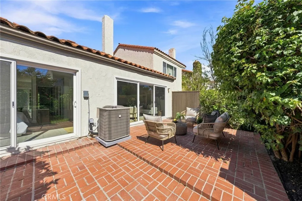 52 Acacia Tree Lane Irvine, CA 92612