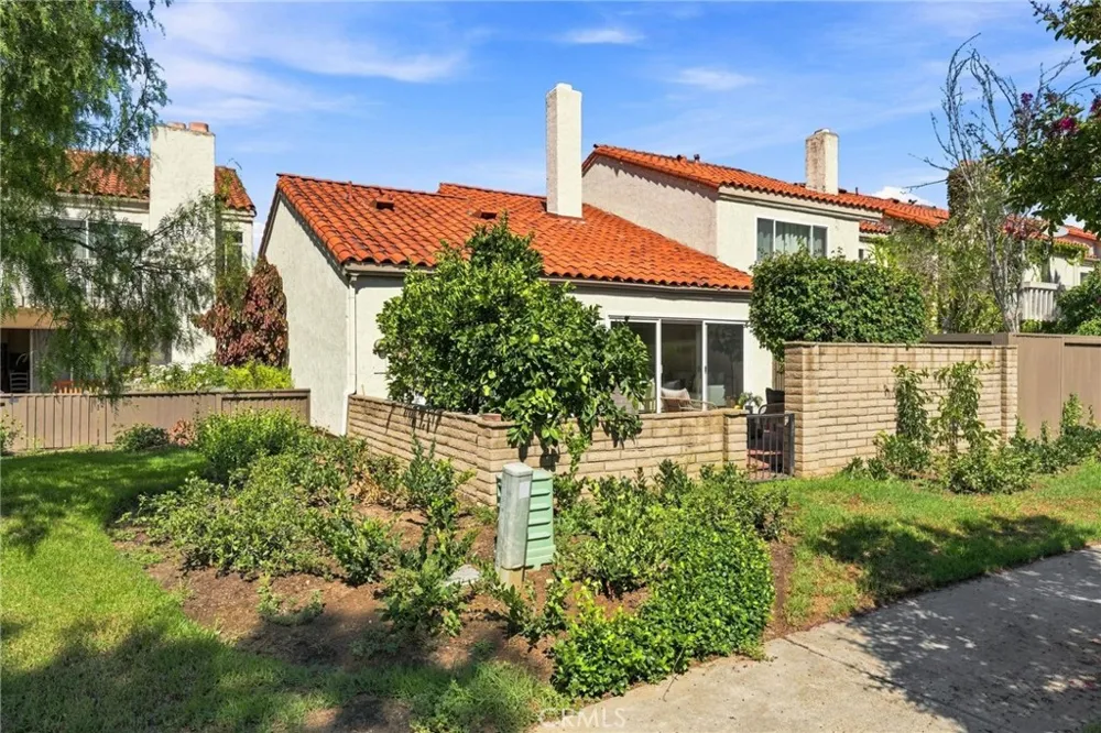 52 Acacia Tree Lane Irvine, CA 92612