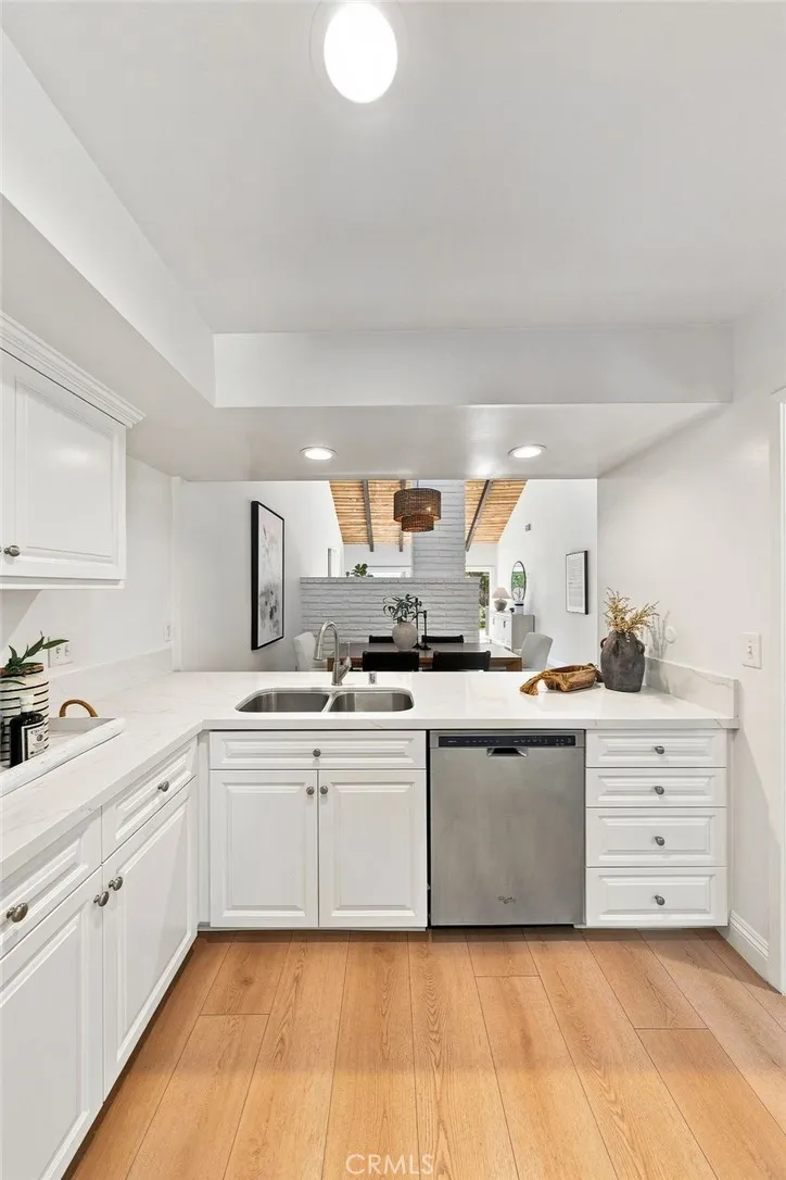 52 Acacia Tree Lane Irvine, CA 92612