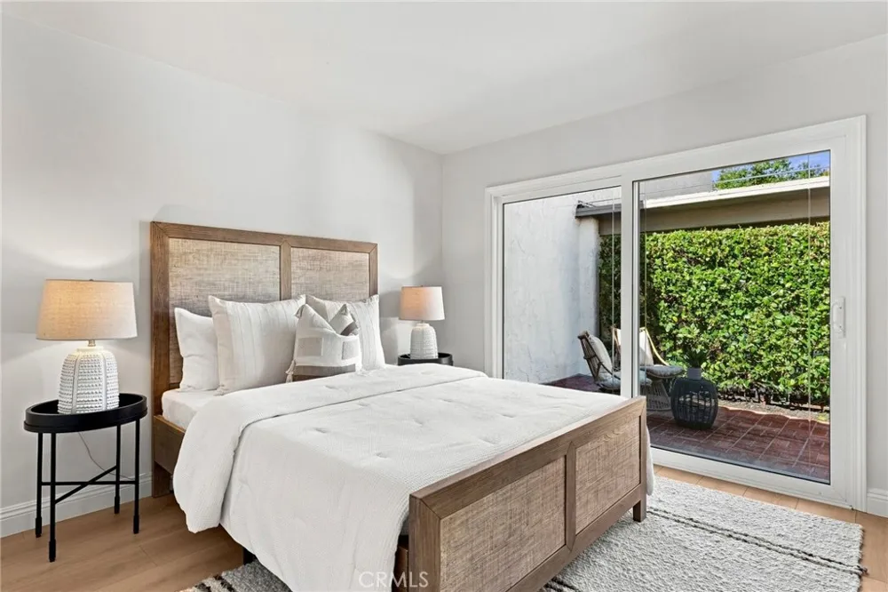 52 Acacia Tree Lane Irvine, CA 92612