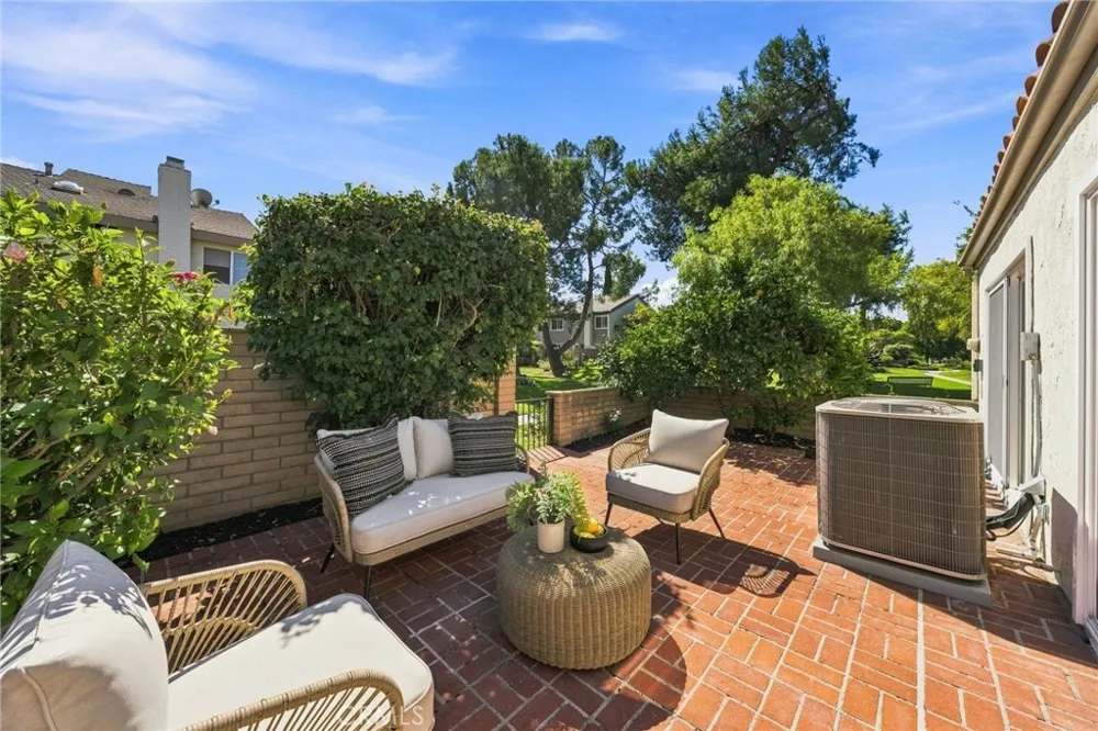 52 Acacia Tree Lane Irvine, CA 92612
