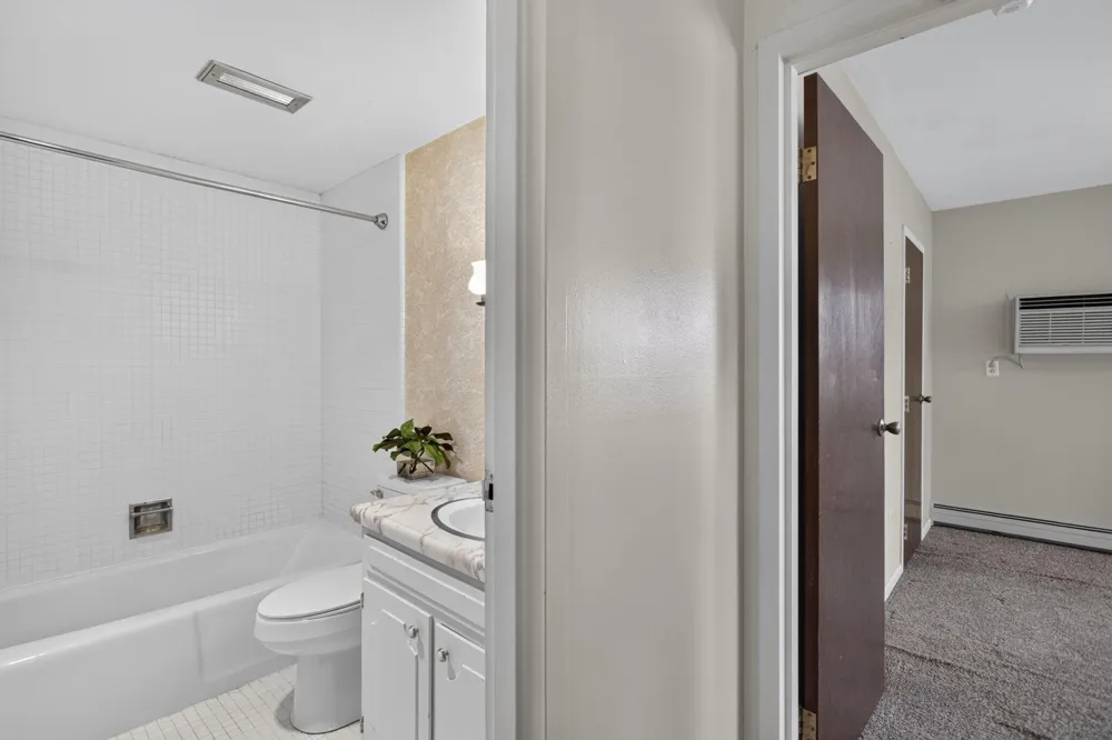 806 W Michigan Avenue #209W Jackson, MI 49202