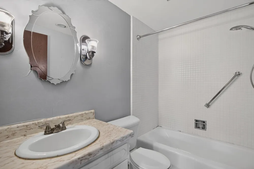 806 W Michigan Avenue #209W Jackson, MI 49202
