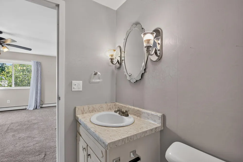806 W Michigan Avenue #209W Jackson, MI 49202