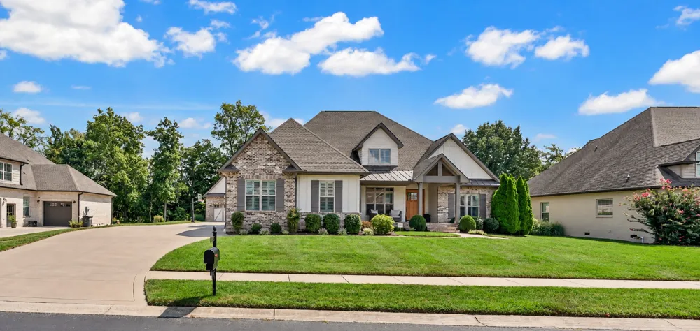 279 Harrowgate Dr Clarksville, TN 37043