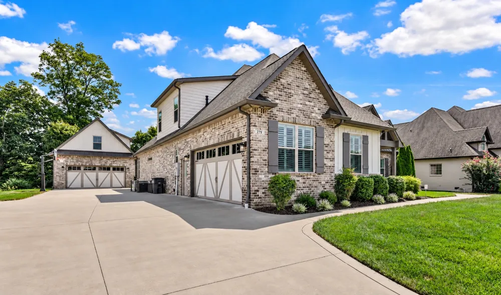 279 Harrowgate Dr Clarksville, TN 37043