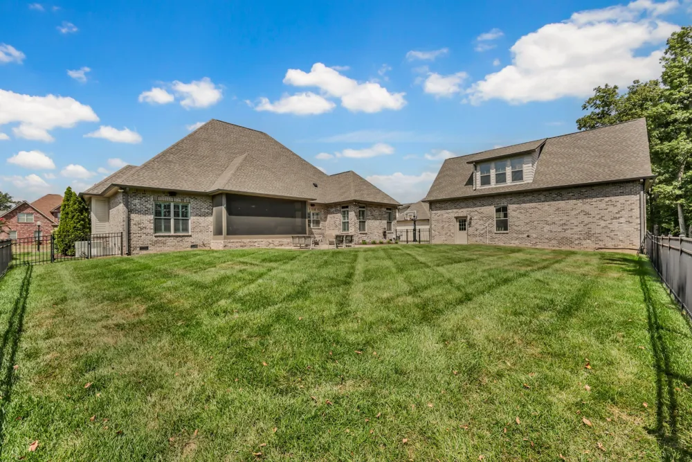 279 Harrowgate Dr Clarksville, TN 37043