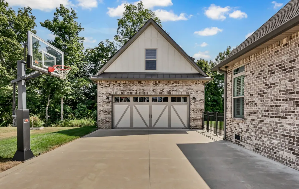 279 Harrowgate Dr Clarksville, TN 37043