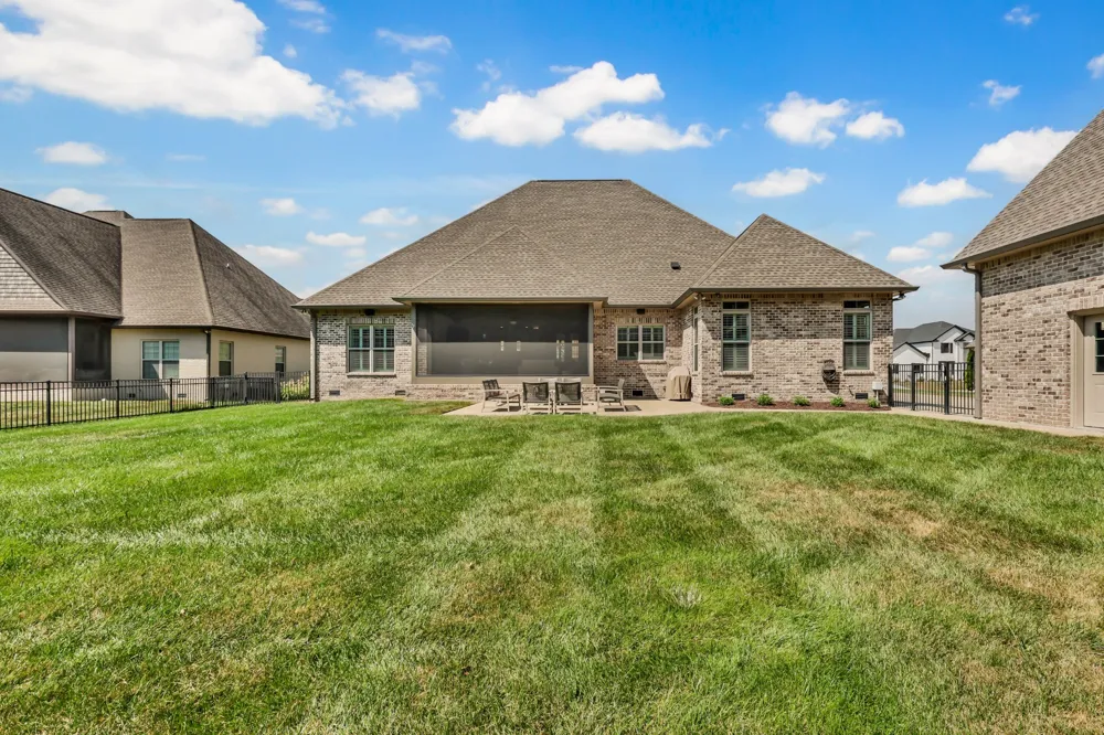279 Harrowgate Dr Clarksville, TN 37043