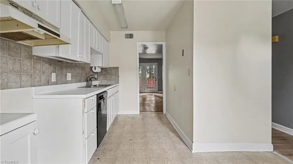 3755 Heathrow Drive Winston-Salem, NC 27127