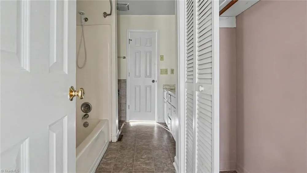 3755 Heathrow Drive Winston-Salem, NC 27127