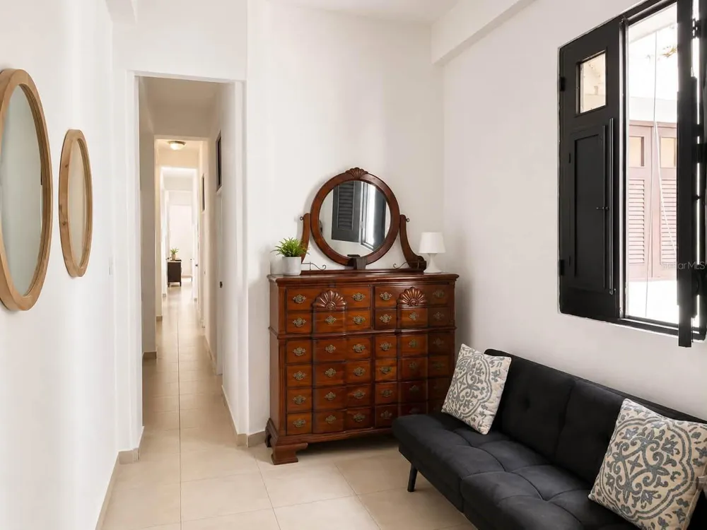 51 CALLE CRUZ #202 San Juan, PR 00901