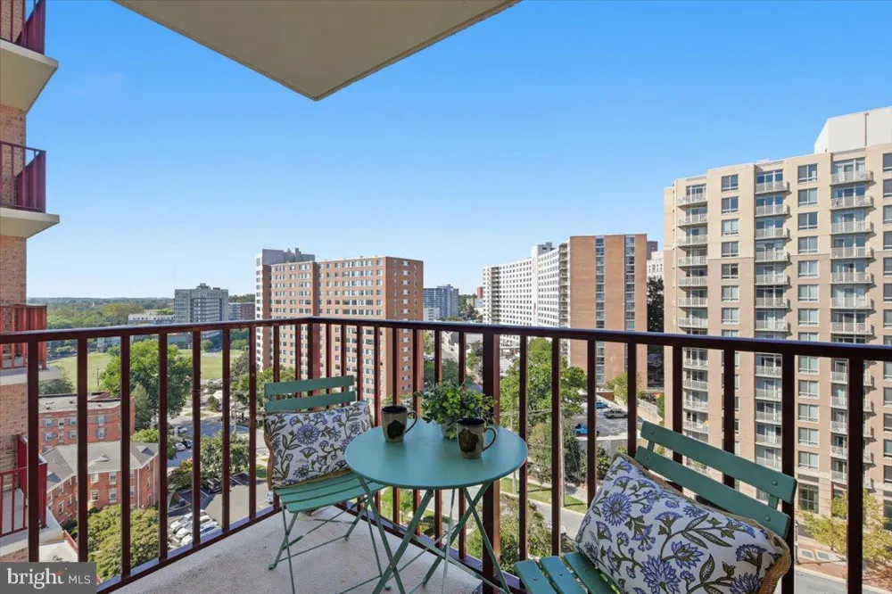1220 BLAIR MILL ROAD #1008 Silver Spring, MD 20910