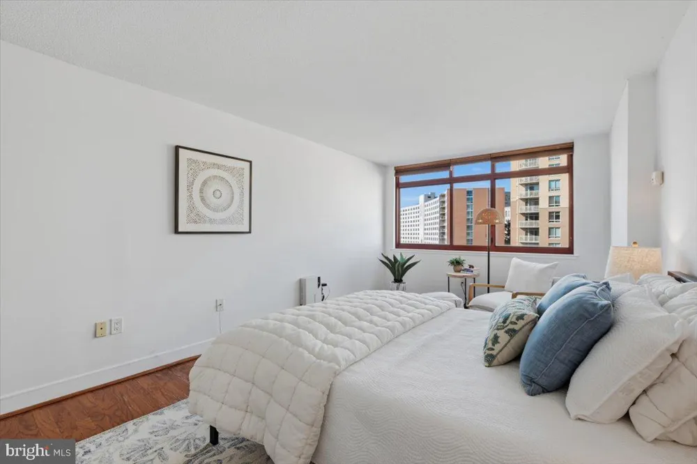1220 BLAIR MILL ROAD #1008 Silver Spring, MD 20910