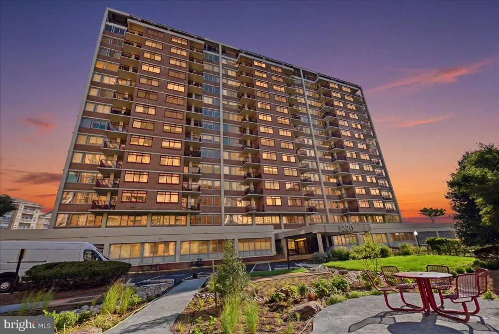 1220 BLAIR MILL ROAD #1008 Silver Spring, MD 20910