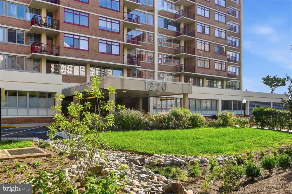 1220 BLAIR MILL ROAD #1008 Silver Spring, MD 20910