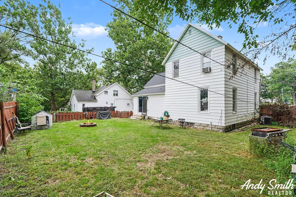 2230 Hoyle Avenue NW Grand Rapids, MI 49544