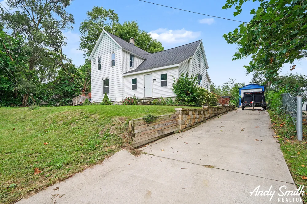 2230 Hoyle Avenue NW Grand Rapids, MI 49544