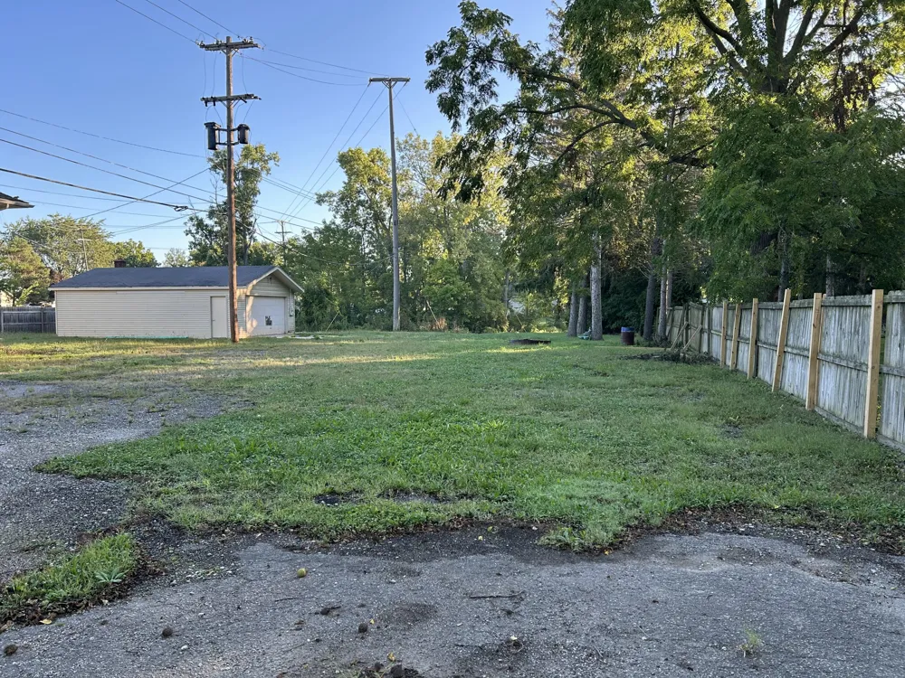 3988 Dixie Highway Monroe, MI 48162