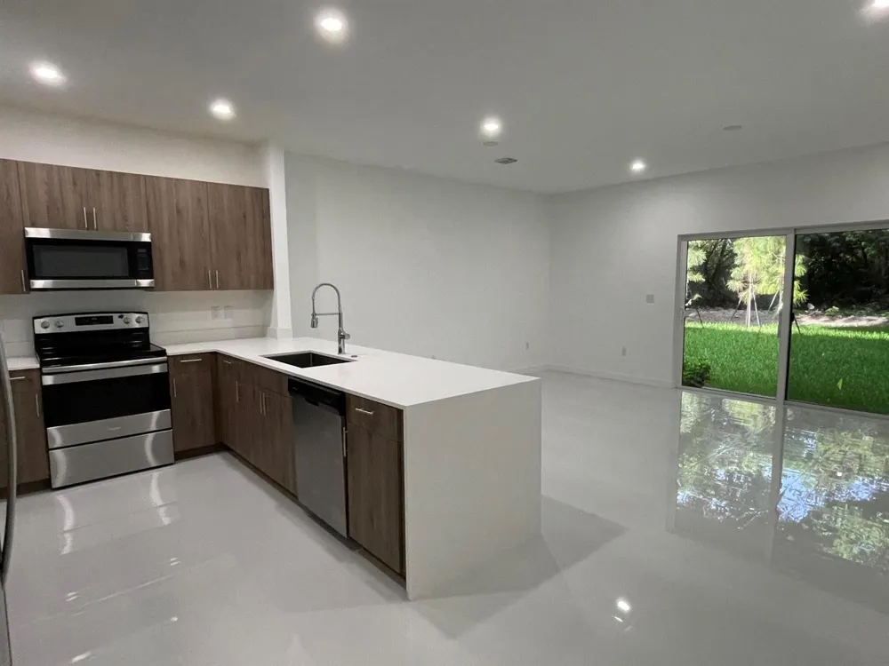 1350 CRYSTAL WAY #107 Delray Beach, FL 33444