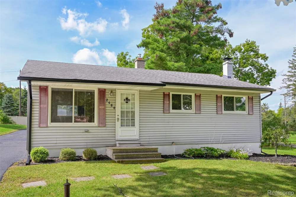 2460 Massena Street Commerce Charter Township, MI 48382