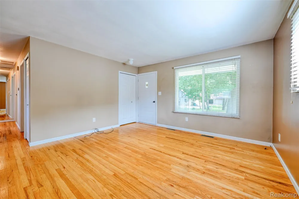 2460 Massena Street Commerce Charter Township, MI 48382