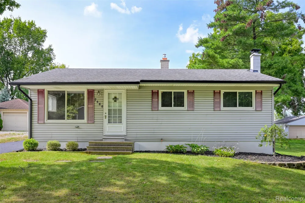 2460 Massena Street Commerce Charter Township, MI 48382