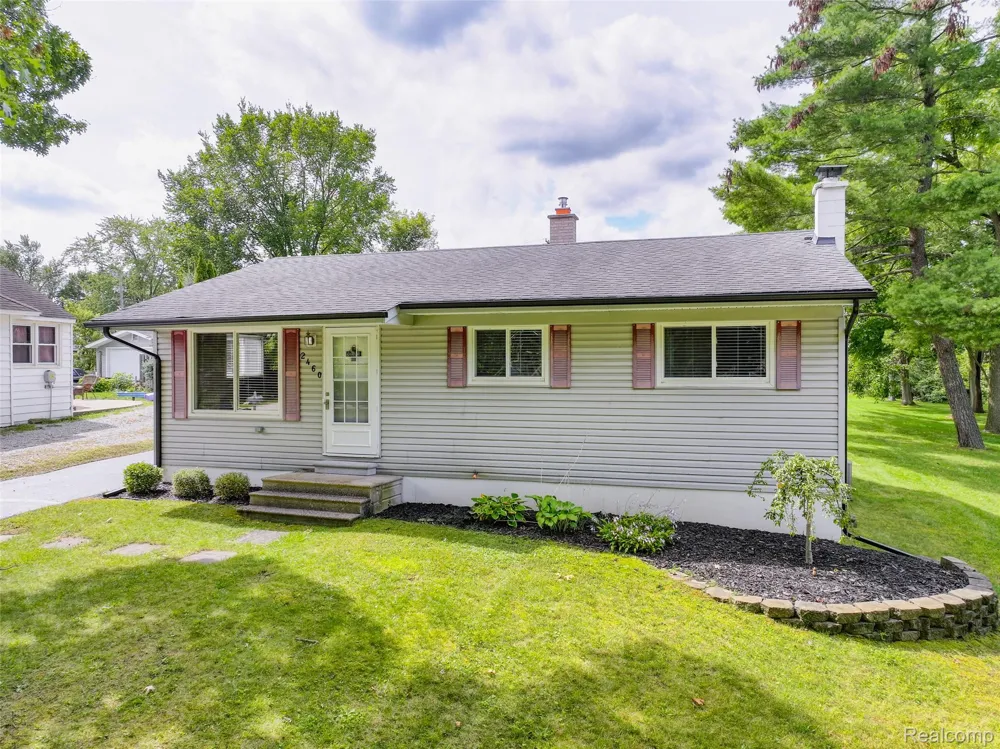 2460 Massena Street Commerce Charter Township, MI 48382