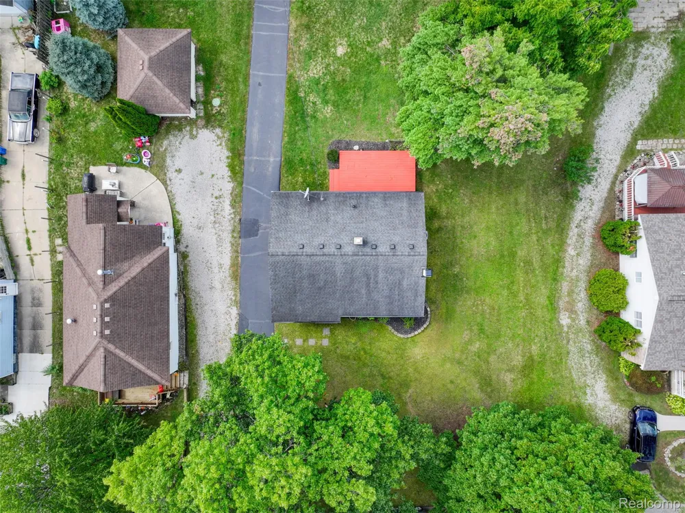 2460 Massena Street Commerce Charter Township, MI 48382