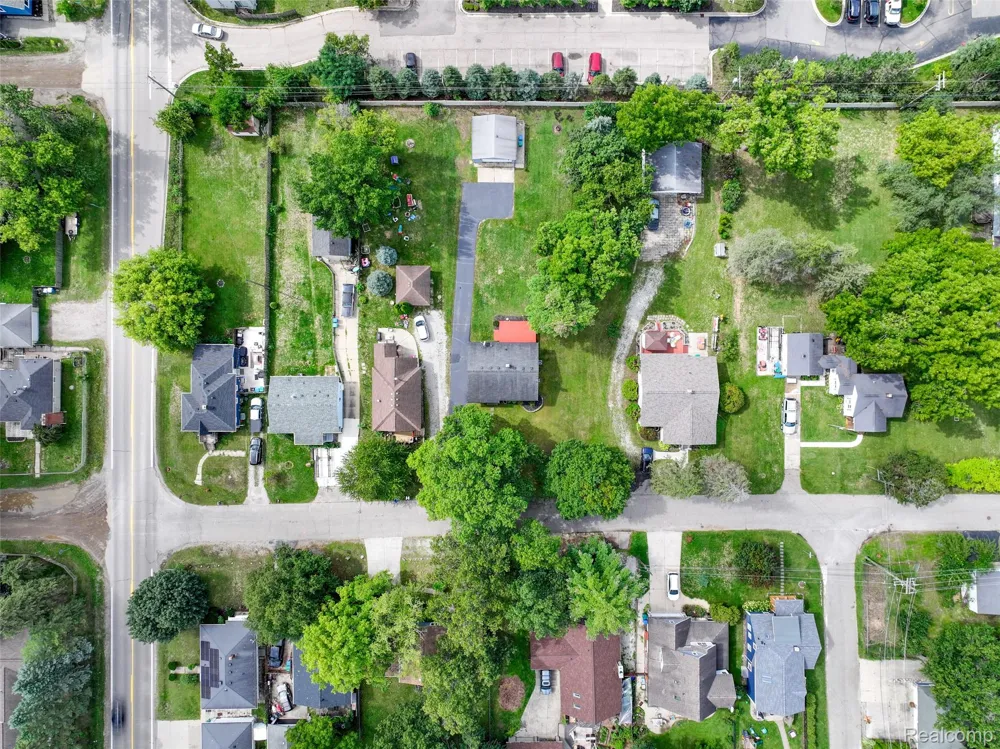 2460 Massena Street Commerce Charter Township, MI 48382