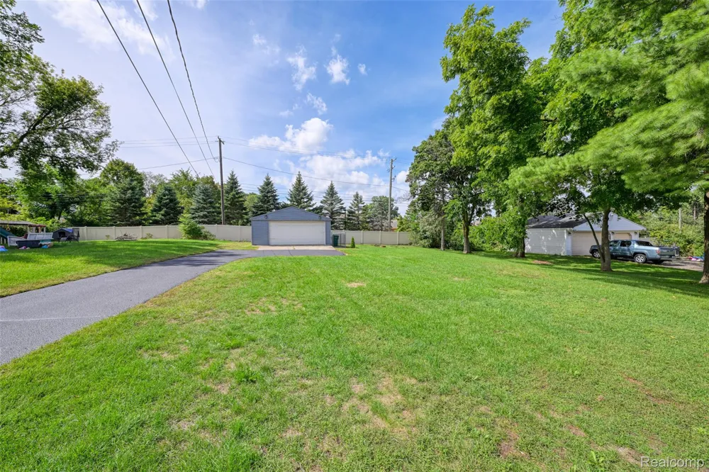 2460 Massena Street Commerce Charter Township, MI 48382
