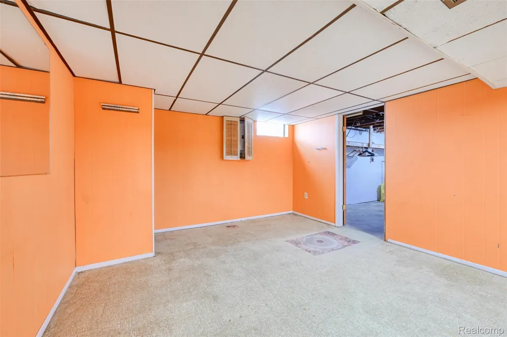 2460 Massena Street Commerce Charter Township, MI 48382