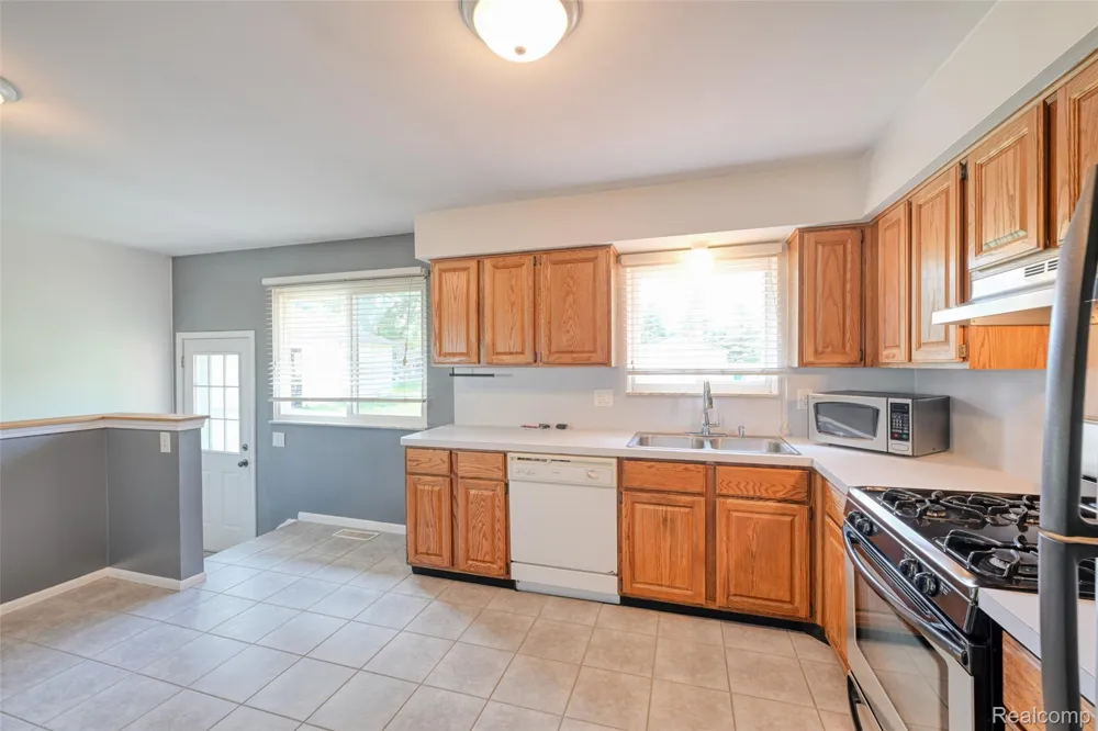 2460 Massena Street Commerce Charter Township, MI 48382