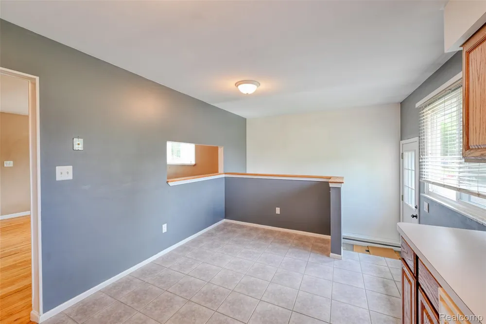 2460 Massena Street Commerce Charter Township, MI 48382