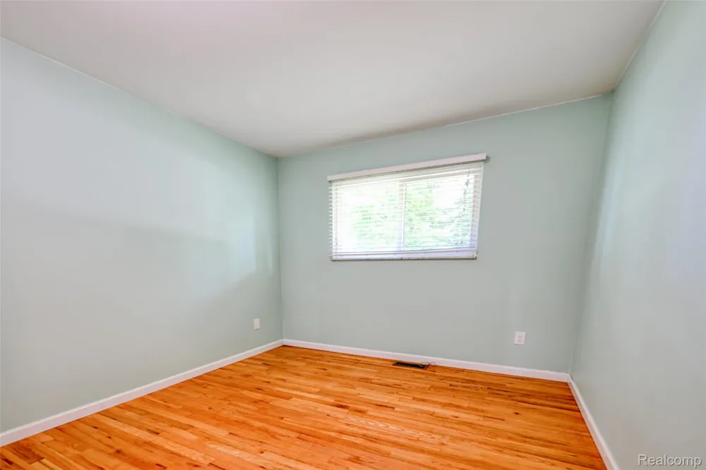 2460 Massena Street Commerce Charter Township, MI 48382