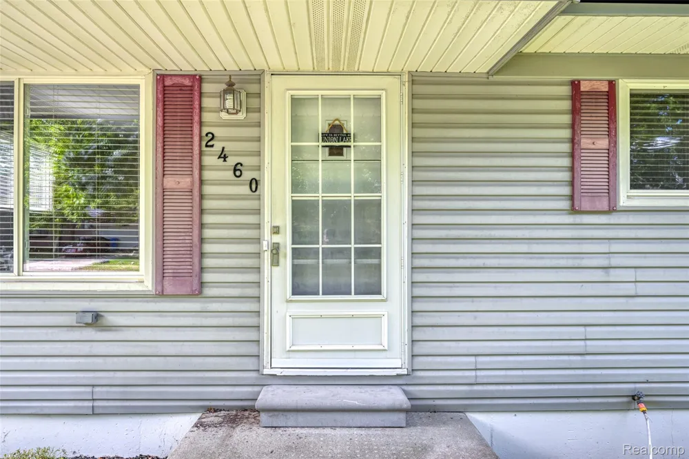 2460 Massena Street Commerce Charter Township, MI 48382